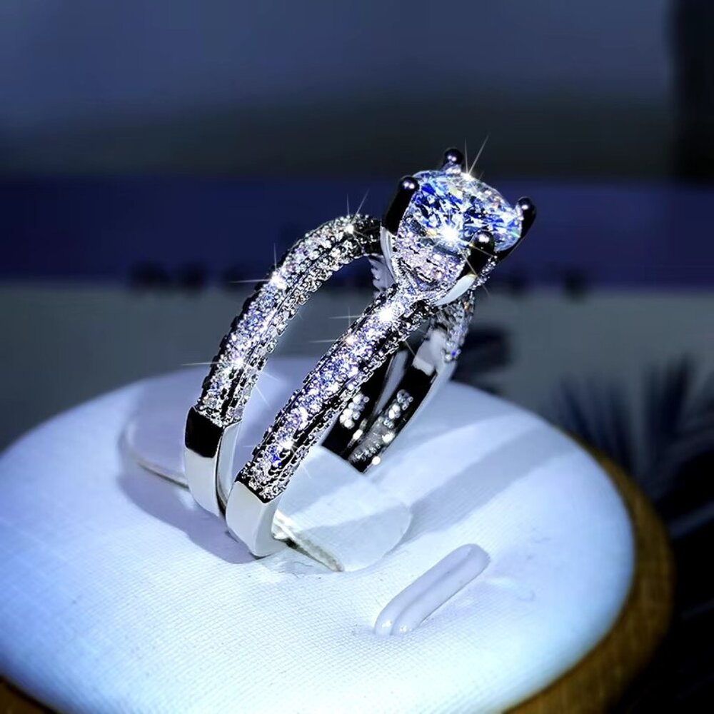 🆕 2Pc Stunning 2.10 Ctw Micro Pave Engagement / Wedding Set In18k White Gold 🆕 - Picture 4 of 6